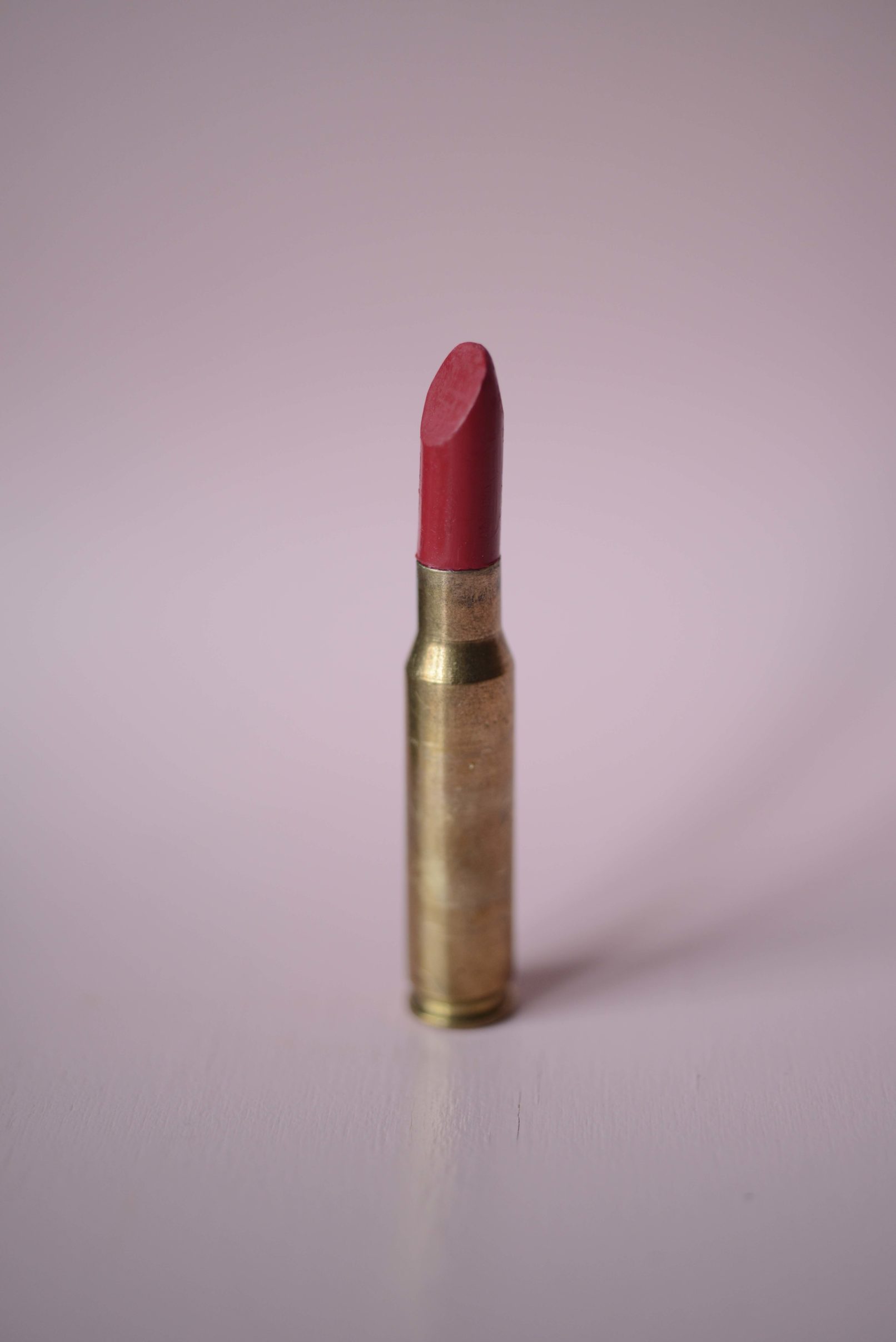 Kiss kiss bang bang, Carmin, lipstick, riffle, Carine Bovey